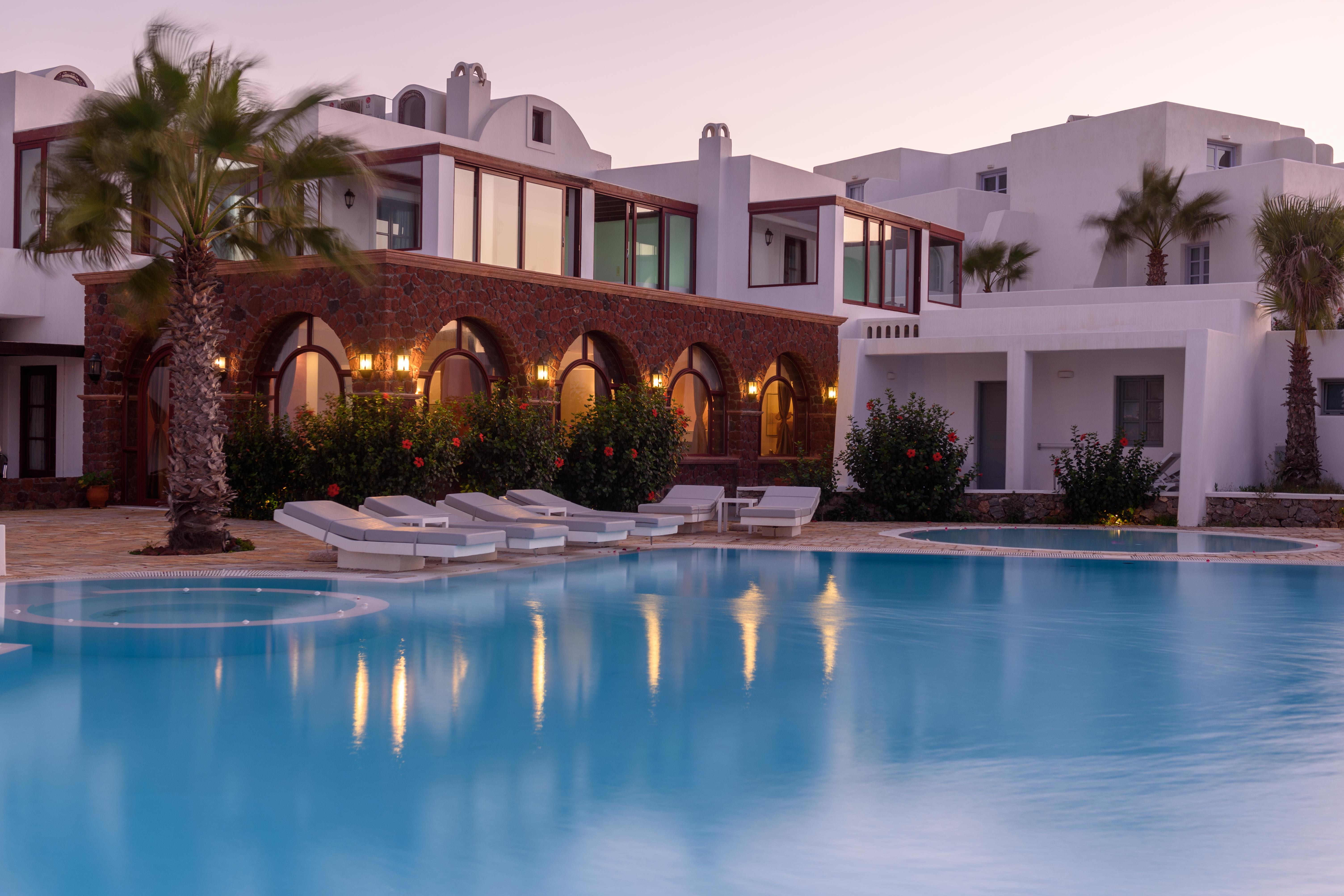 Maison Des Lys - Luxury Suites Akrotírion Exteriör bild