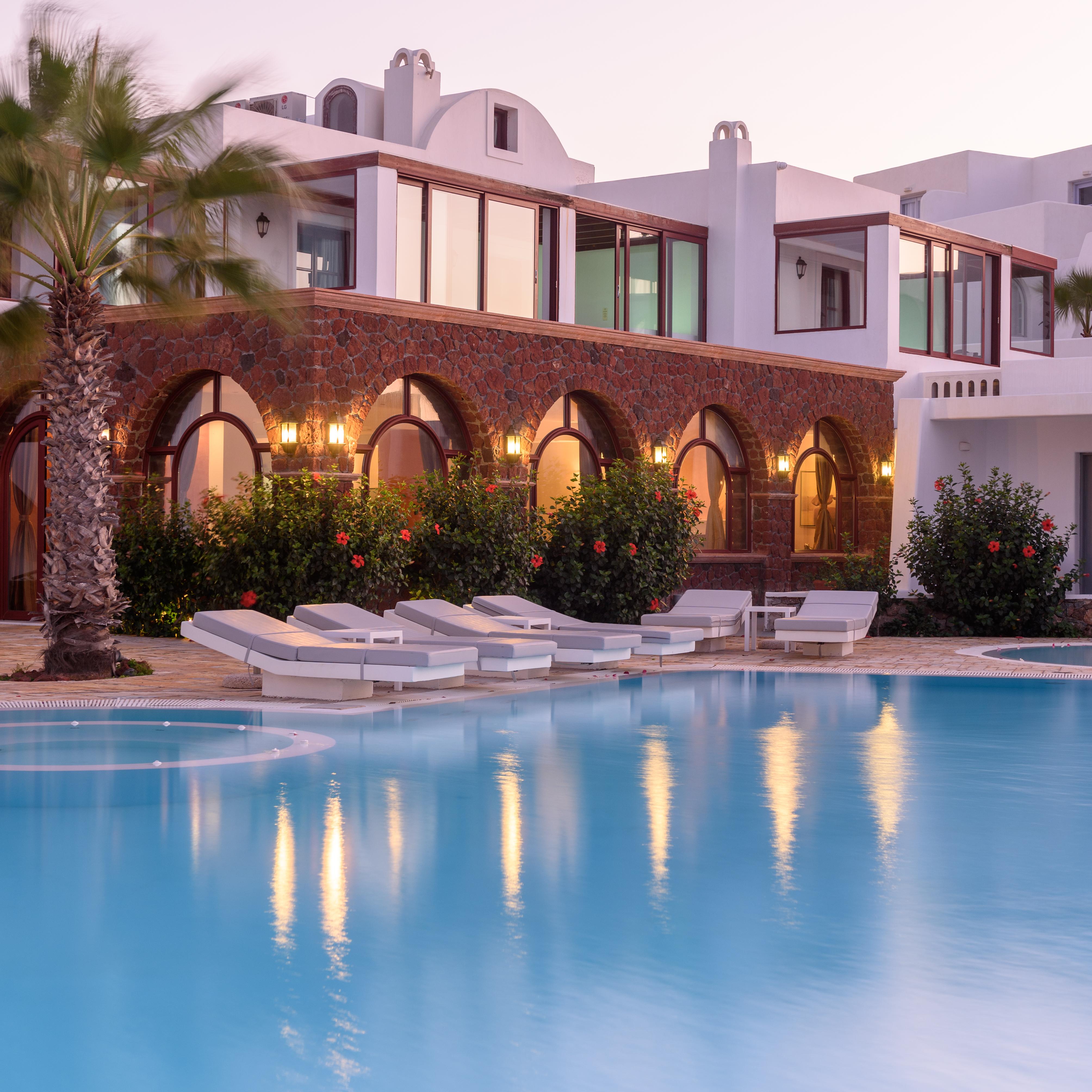 Maison Des Lys - Luxury Suites Akrotírion Exteriör bild
