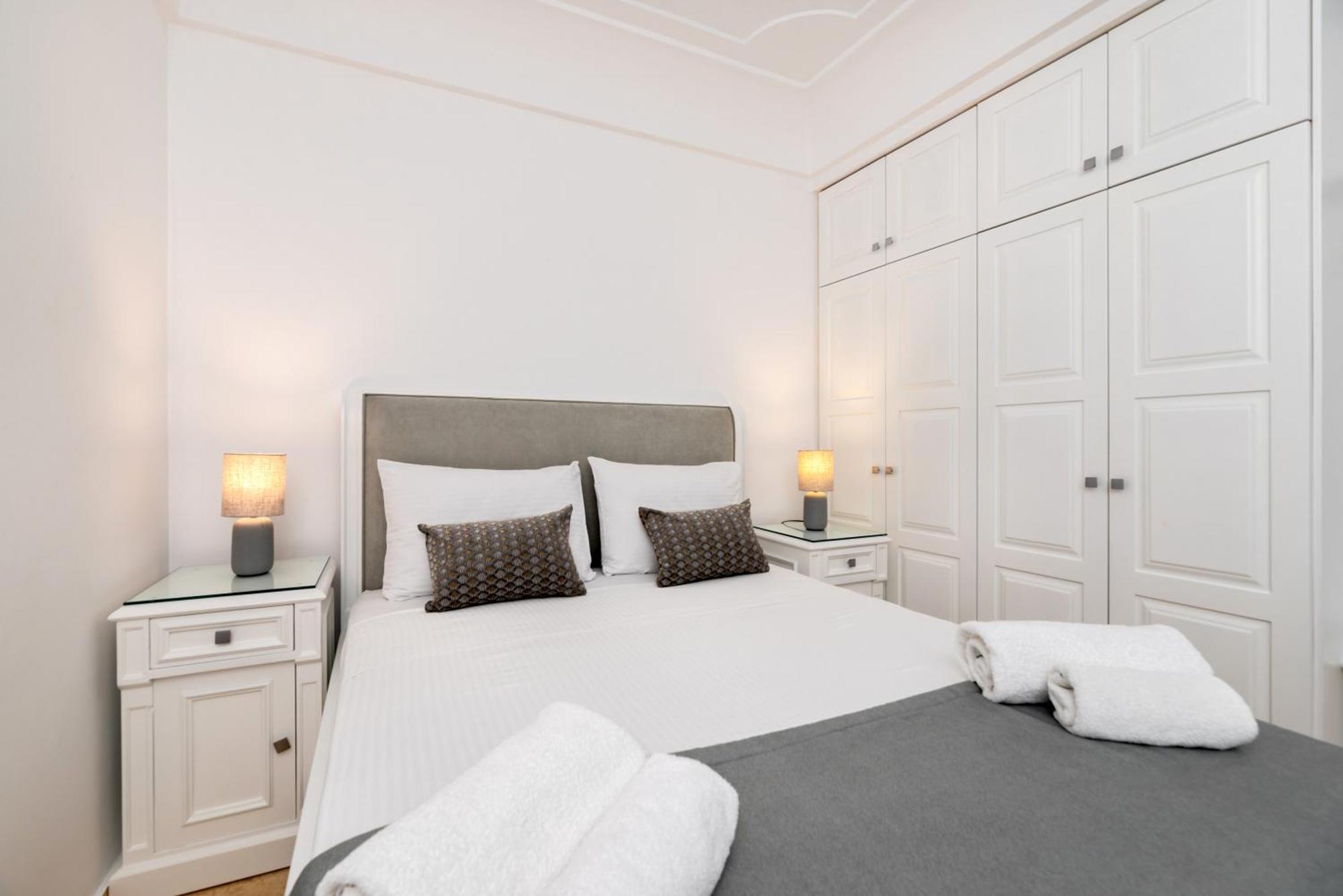 Maison Des Lys - Luxury Suites Akrotírion Exteriör bild