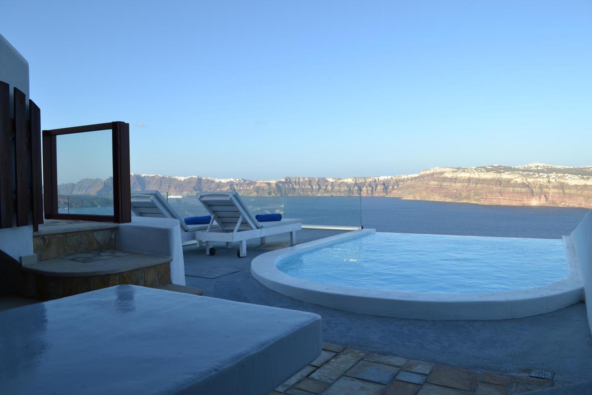 Maison Des Lys - Luxury Suites Akrotírion Exteriör bild